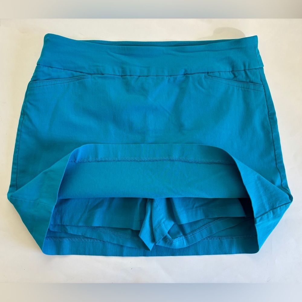 Attyre Skort - Women’s Turquoise Blue Skort. Stretchy, Pull on Waist. Size 10